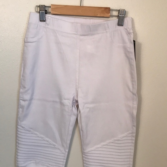 LAST PAIR 🌿 NWT White Moto Jeggings S/M - Picture 3 of 5